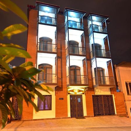 Granada Hotel And Restaurant Tbilisi Exterior photo