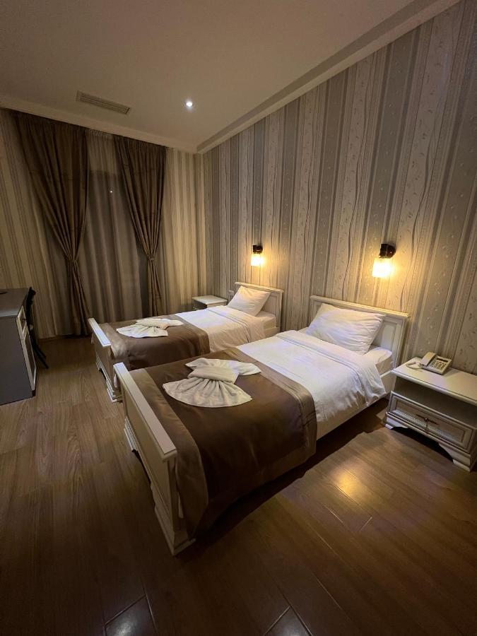 Granada Hotel And Restaurant Tbilisi Exterior photo